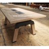 Table piétement fer à cheval