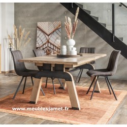 Table piétement fer à cheval