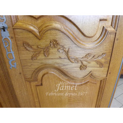 Armoire Sculptée 100 % Chêne Massif