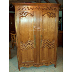 Armoire Sculptée 100 % Chêne Massif