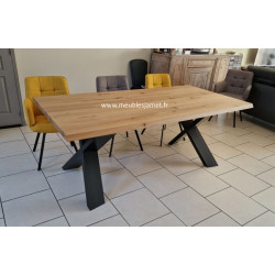 Table de repas chêne massif avec piètement métal