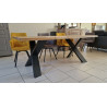 Table de repas chêne massif avec piètement métal