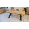 Table de repas chêne massif avec piètement métal