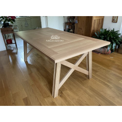 Table de repas style contemporain en chêne 2 allonges