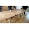 Table de repas style contemporain en chêne 2 allonges