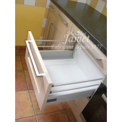 Cuisine contemporaine en bois simple et épurée - MEUBLES JAMET